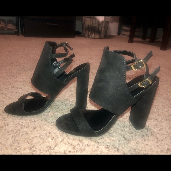 Black Heels - Picture 5 of 6